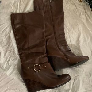 Women’s gas boots One a few times in good condition